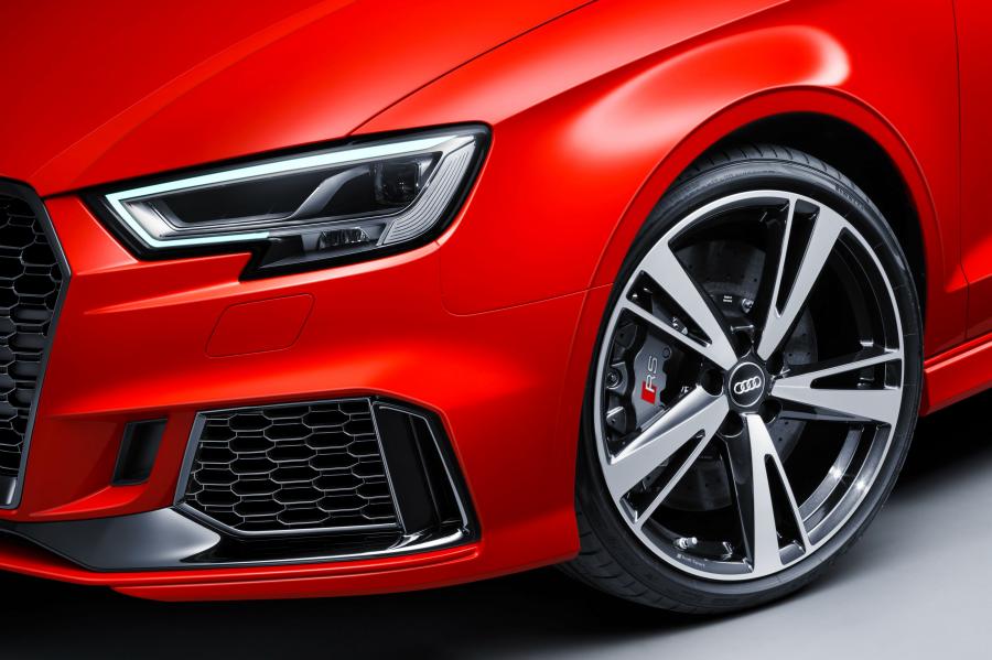 Детали экстерьера Audi RS3 Sedan (8V) 2016 года  (WW) (фото 37 из 47)